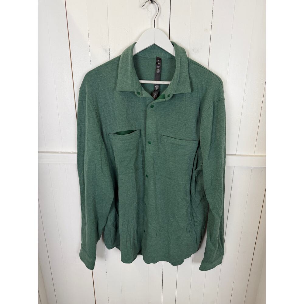Lululemon Men's Green Activewear Top XL Polyester
